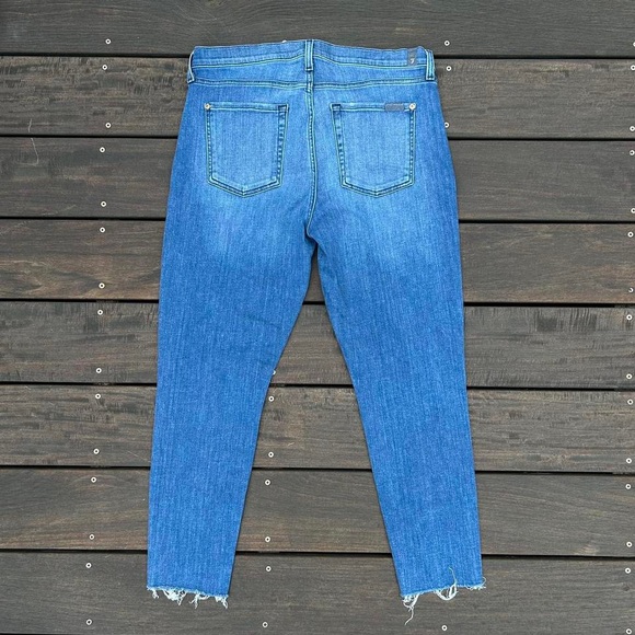 7 For All Mankind Blue Medium Wash Stretchy Skinny Jeans w/ Frayed Hem - Picture 4 of 8